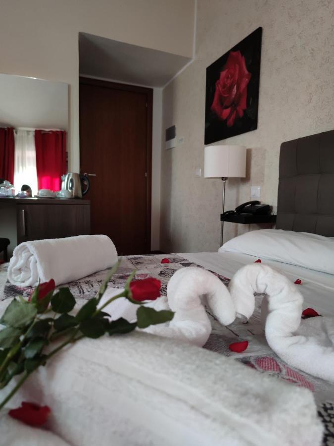 Le Undici Rose Hotel Viterbo Esterno foto