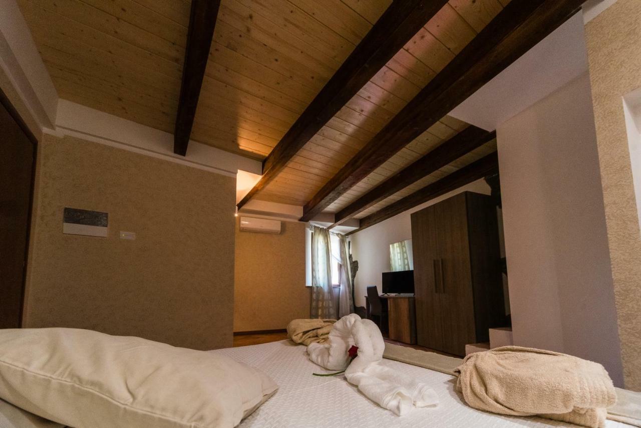 Le Undici Rose Hotel Viterbo Esterno foto
