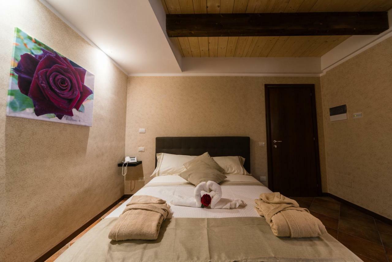 Le Undici Rose Hotel Viterbo Esterno foto
