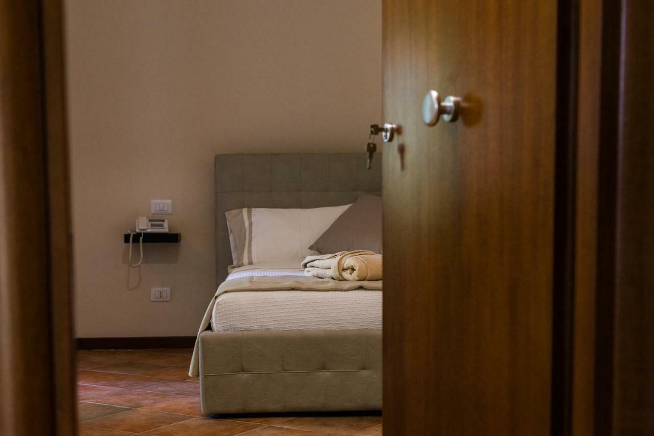 Le Undici Rose Hotel Viterbo Esterno foto
