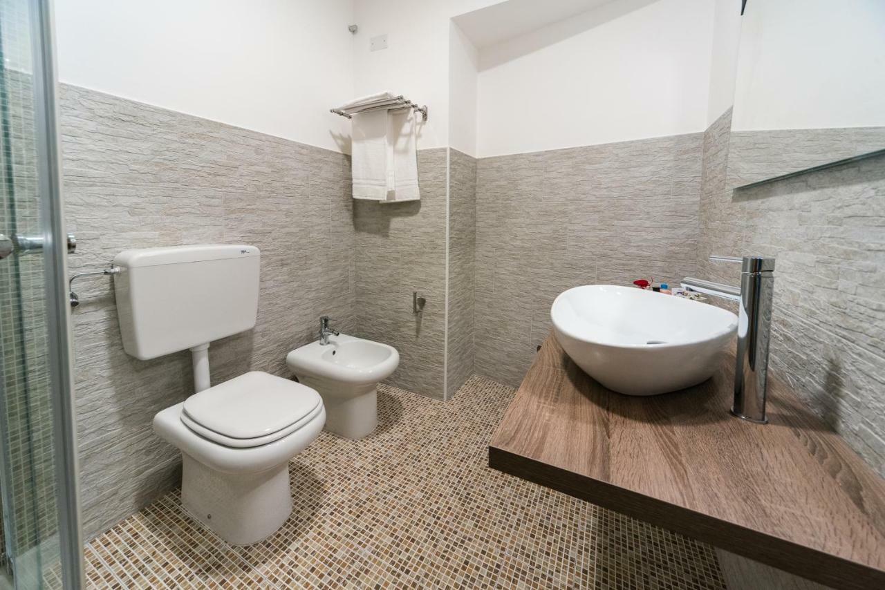 Le Undici Rose Hotel Viterbo Esterno foto